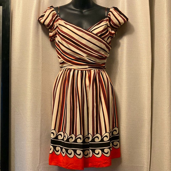 Anna Sui Dresses & Skirts - 🎊HP🎊 Anna Sui 100% silk dress striped